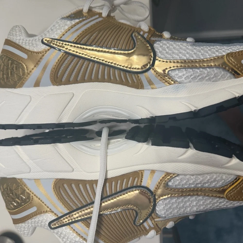 Nike Vomero 5 Sneakers - Picture 9 of 15